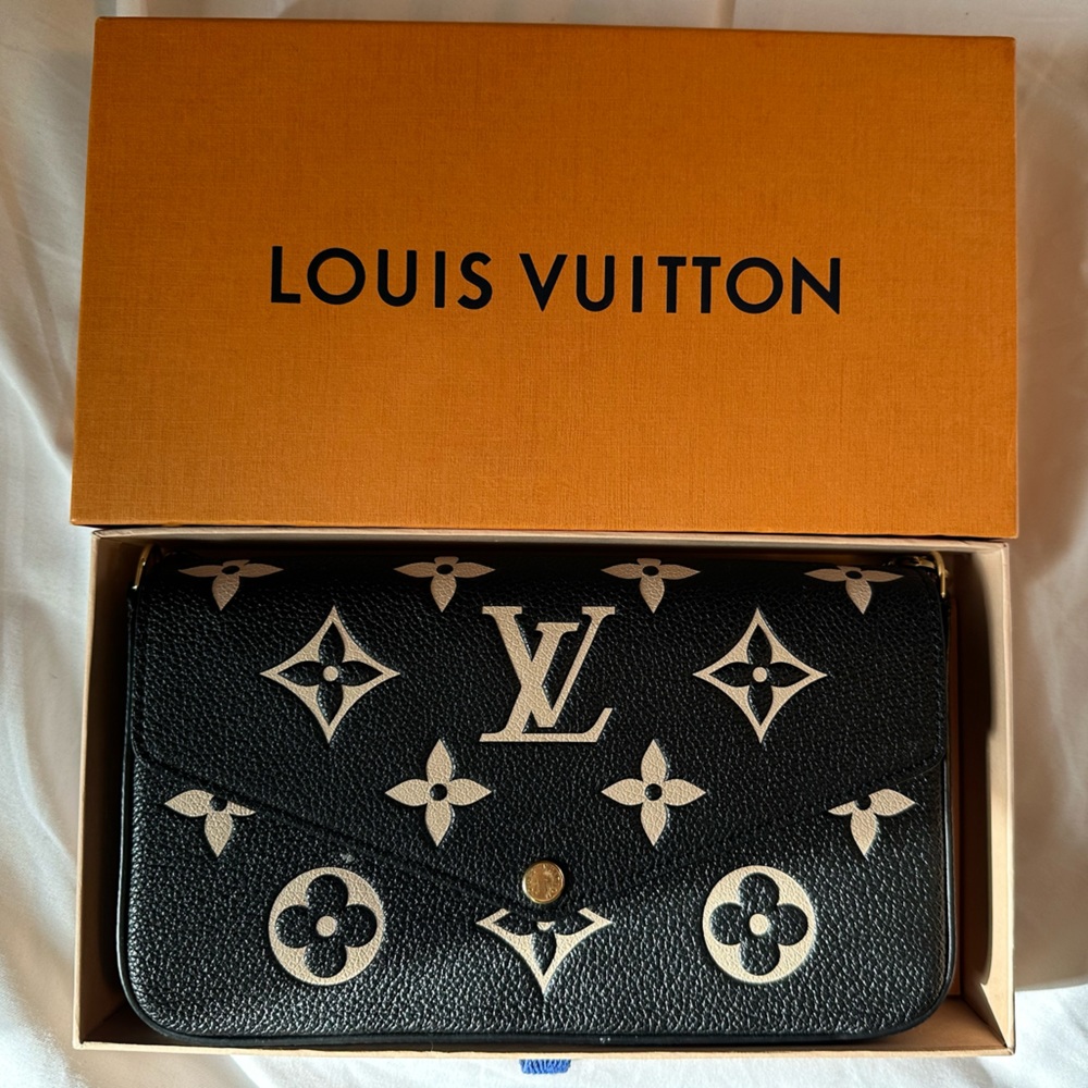 Louis Vuitton POCHETTE limited edition sold out everywhere